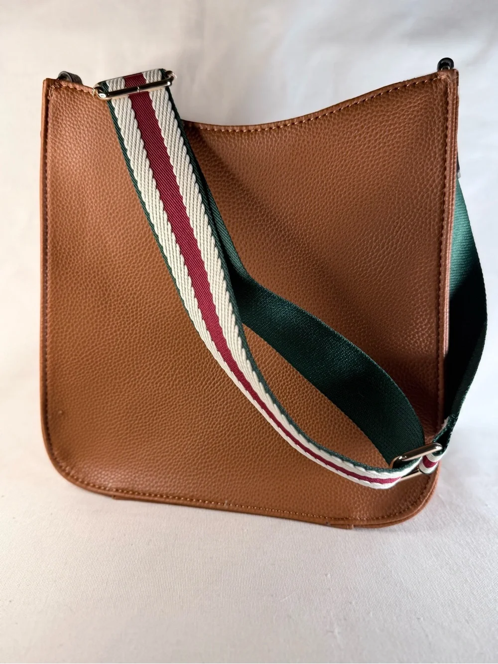 Loume tan crossbody